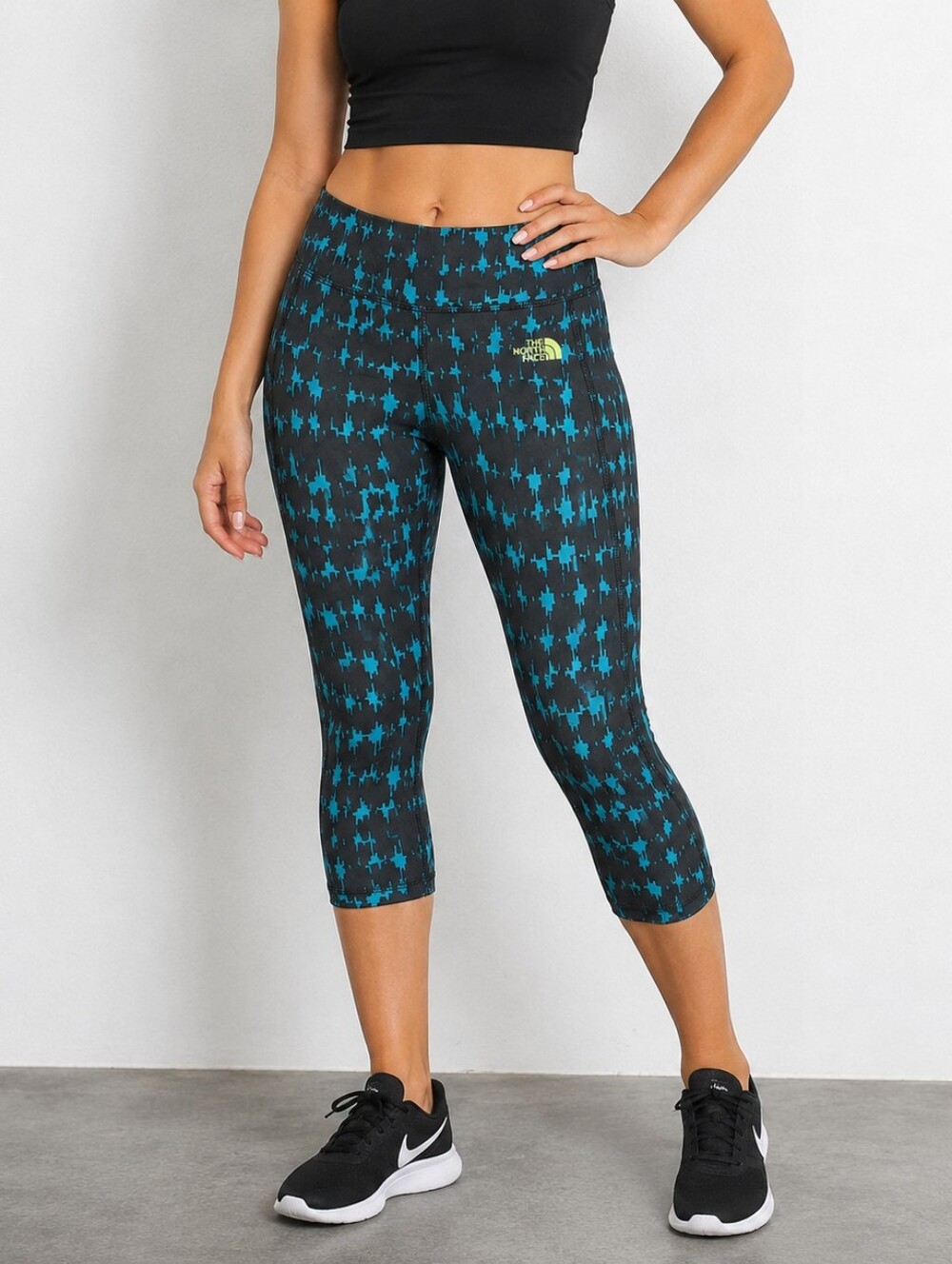 The North Face Women’s Medium Black Blue Printed Capri Leggings Activewear